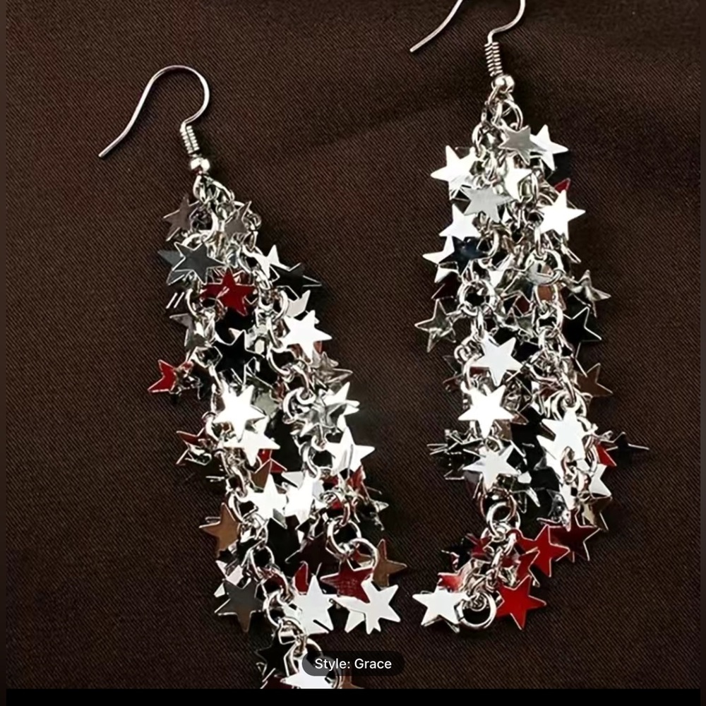 ⭐️🌟 NWT-GLAM Shiny Silver Star Drop Earrings ⭐️🌟 - Picture 3 of 4